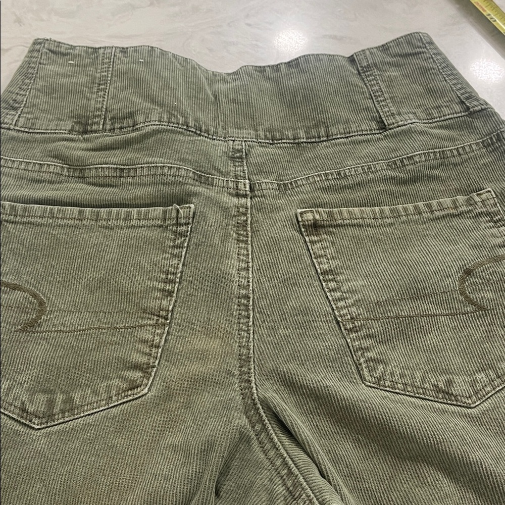American Eagle Corduroy pants Super Stretch high waisted wide leg olive green 8 - Picture 15 of 16